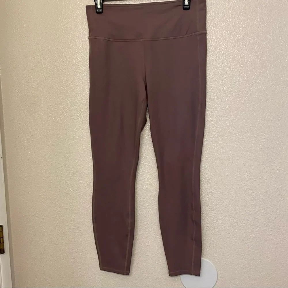 ATHLETA mauve Chaturanga crop mid rise leggings woman’s M